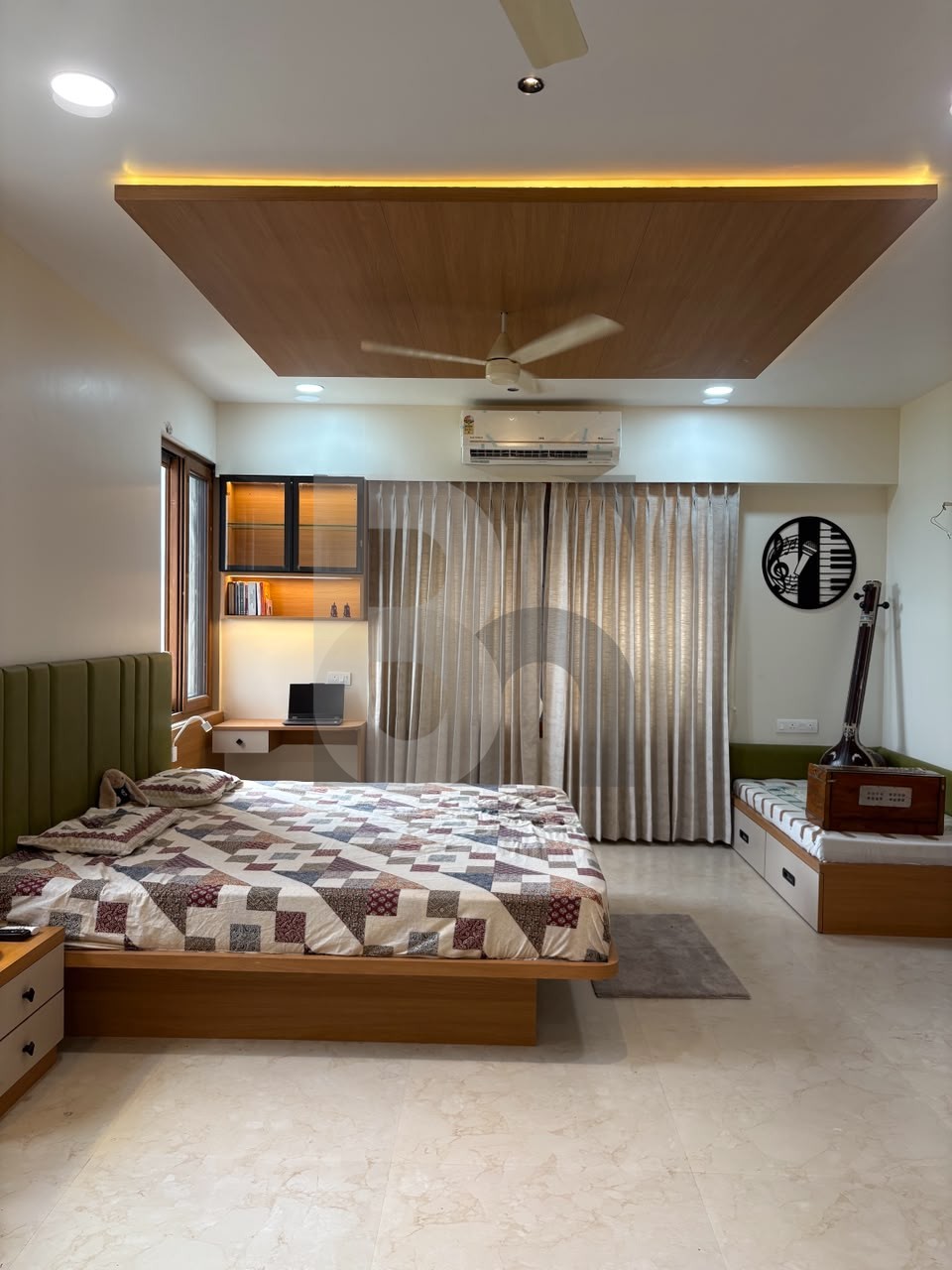 Multifunctional bedroom with floating study desk and bay window seating by Brand Meter, Vashi